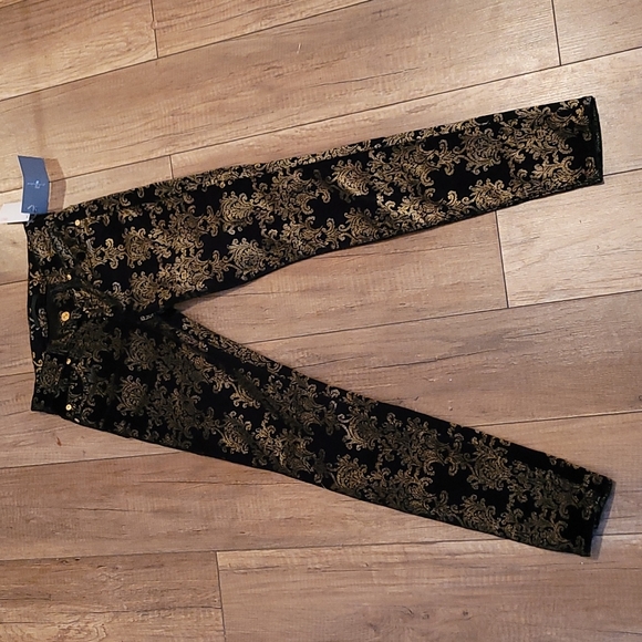 NWT 7 for all Mankind Velvet Jeans